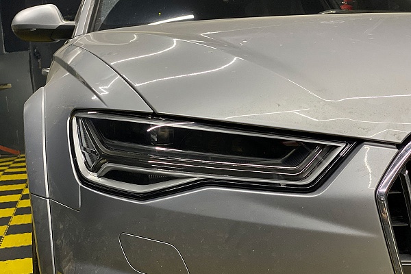 Замена стёкол и крепежных элементов на фарах