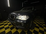 BMW X5 E70 White circle