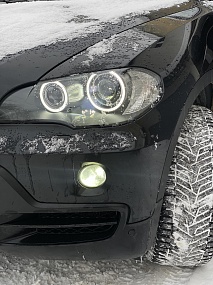 BMW X5 E70 White circle