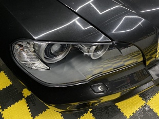 BMW X5 E70 White circle