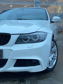 BMW 3 E90 white circle