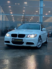 BMW 3 E90 white circle